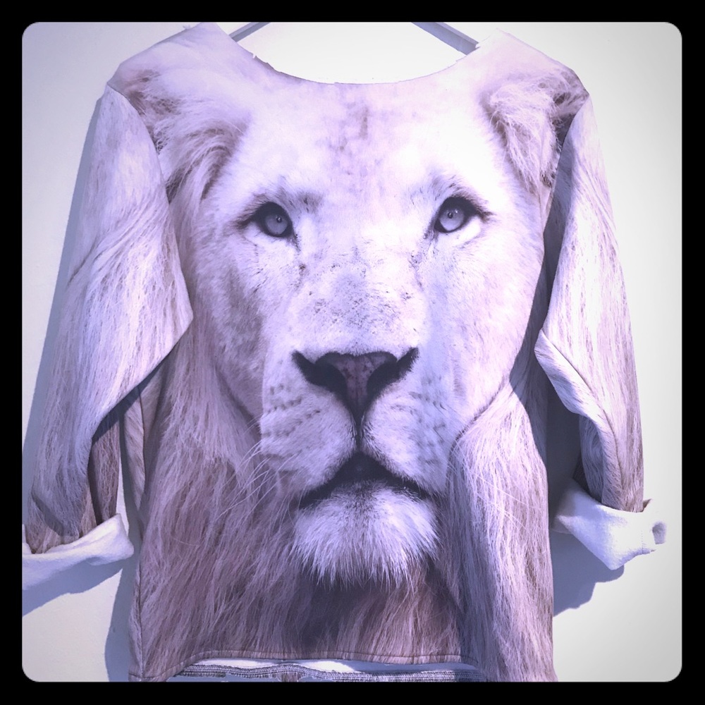 Lion sweatshirt